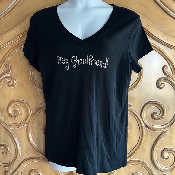 “Hey Ghoulfriend” Halloween Tee - Picture 1 of 7